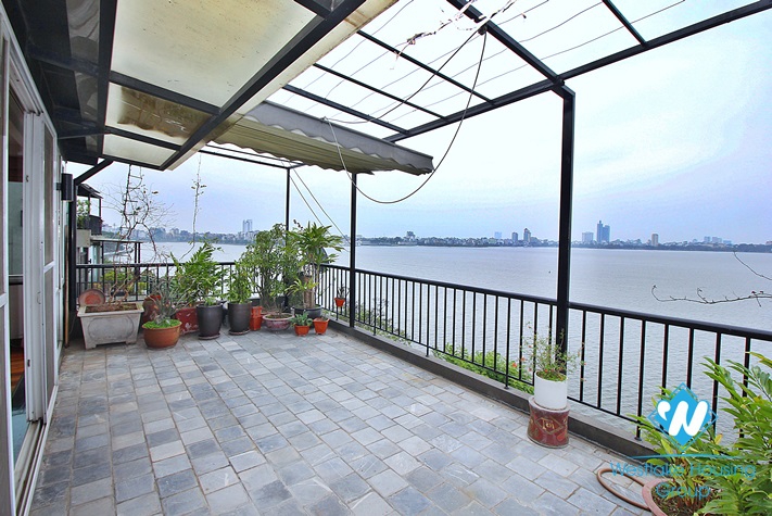 Penthouse apartment for rent with stunning lake view on Quang Khanh, Tay Ho